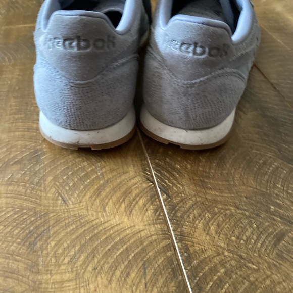 Reebok grey snake print sneakers 7.5 - Picture 4 of 5